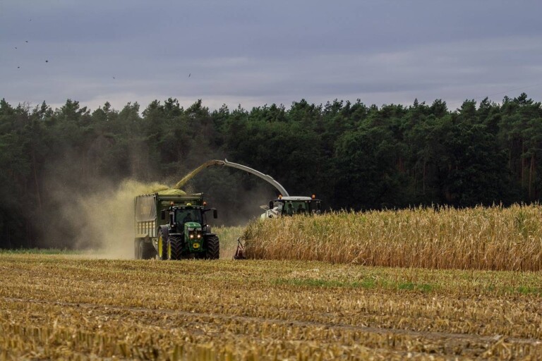 Gdzie szukać części John Deere online i jak wybrać odpowiednie?