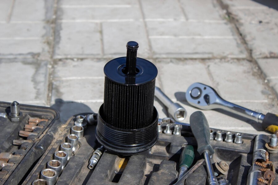 Gdzie znajduje się filtr hydrauliki w MTZ 82?