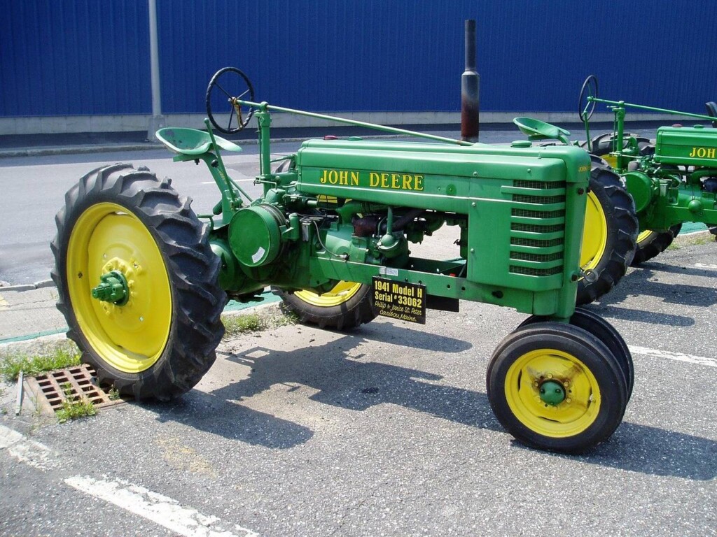Ile koni ma John Deere 6810 i jak wpływa to na jego wydajność?
