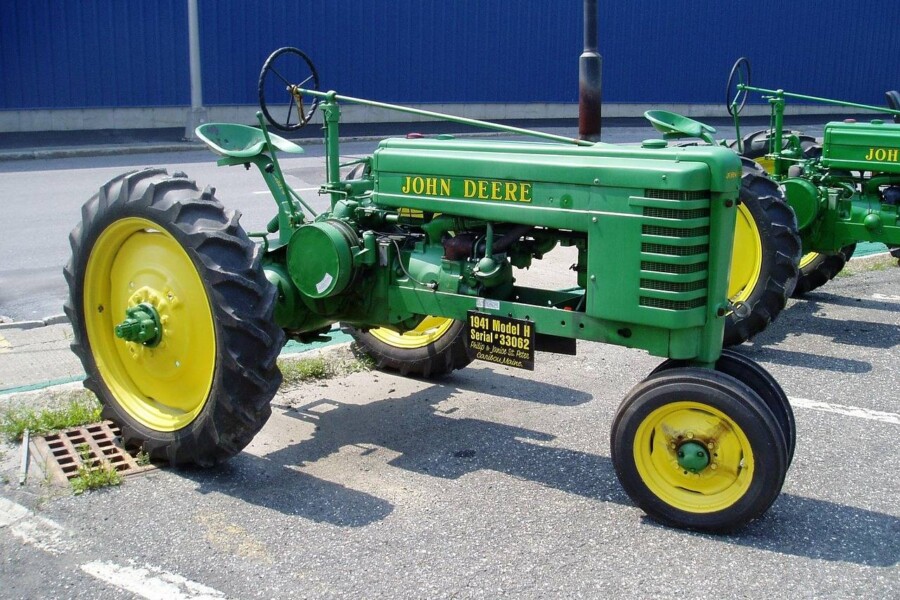 Ile koni ma John Deere 6810 i jak wpływa to na jego wydajność?