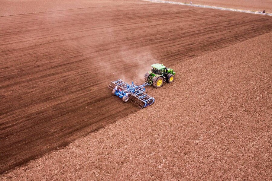 Jak zadbać o ciągnik John Deere żeby służył bez problemów?